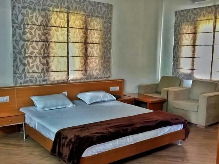 Nature Lovers Farm Hotel Gurgaon Exterior photo